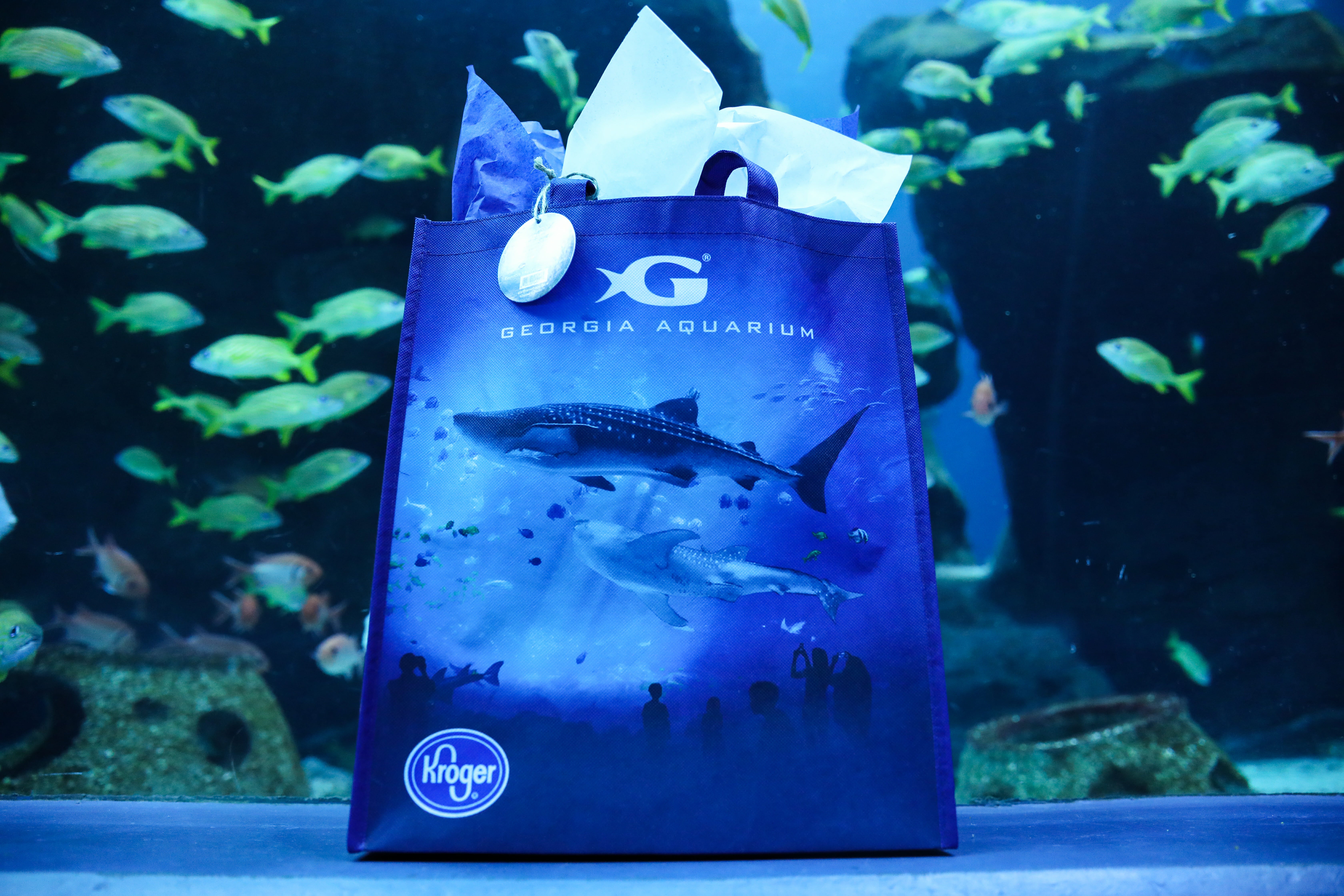 https://www.georgiaaquarium.org/wp-content/uploads/2019/09/kroger-reusable-bags.jpg